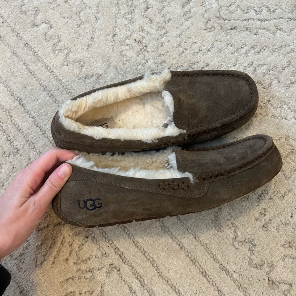 Ugg Ansley slippers